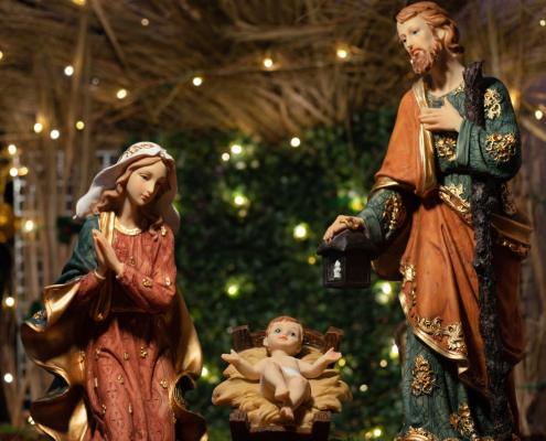 holy family figurines